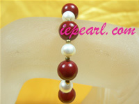 8mm cultured pearl bracelet with red shell in wholesale