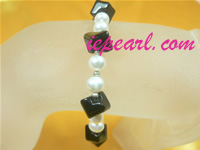 5-6mm cultured pearl bracelet with black beads in wholesale