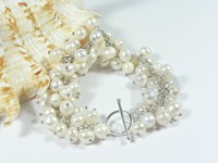 Snazzy fruits cluster freshwater pearl bracelet wholesale online