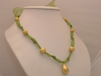 Flourish green riband necklace in low price wholesale