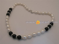 Creamy & white freshwater pearl necklace with onyx wholesale