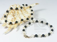 6-7mm Freshwater white potato pearls & black agate necklace