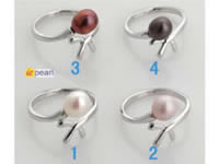 6*8mm tear drop freshwater pearl ring with 18K GP mounting.