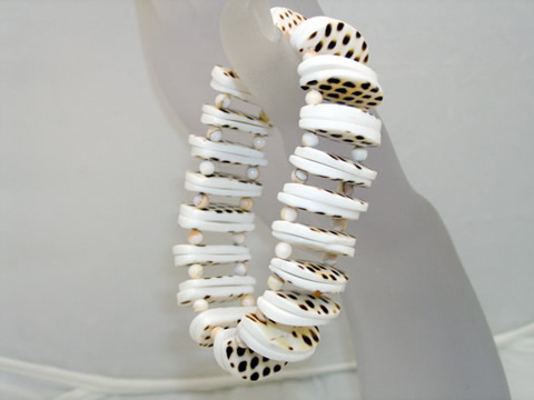 shell bracelet in seven point five inches wholesale